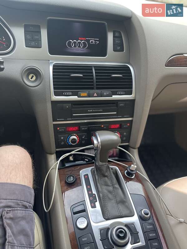 Позашляховик / Кросовер Audi Q7 2013 в Києві