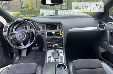 Позашляховик / Кросовер Audi Q7 2015 в 