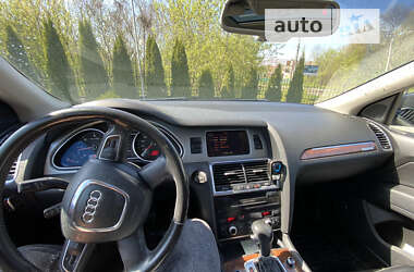 Позашляховик / Кросовер Audi Q7 2010 в Рівному