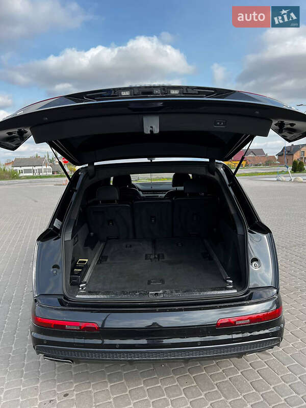 Позашляховик / Кросовер Audi Q7 2015 в Городку