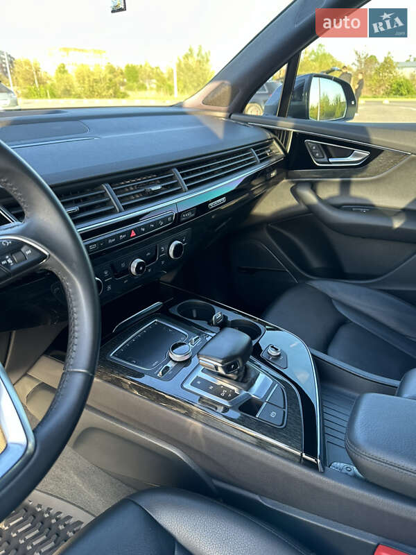 Внедорожник / Кроссовер Audi Q7 2019 в Черновцах