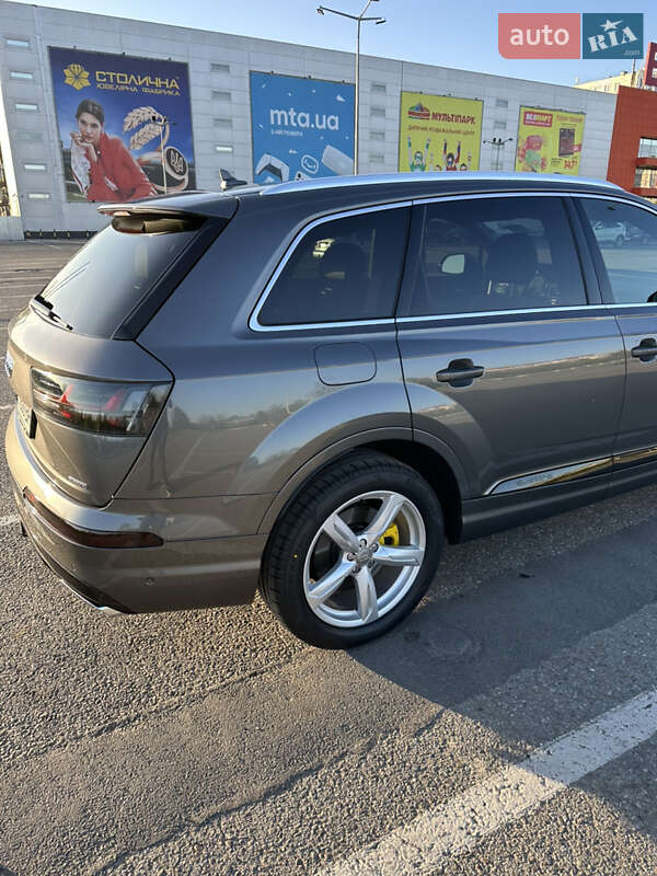 Внедорожник / Кроссовер Audi Q7 2019 в Черновцах