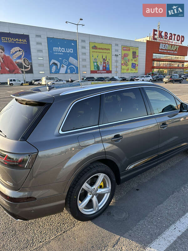 Внедорожник / Кроссовер Audi Q7 2019 в Черновцах
