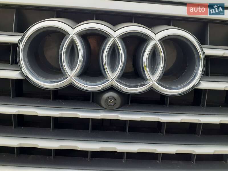 Позашляховик / Кросовер Audi Q7 2018 в Львові