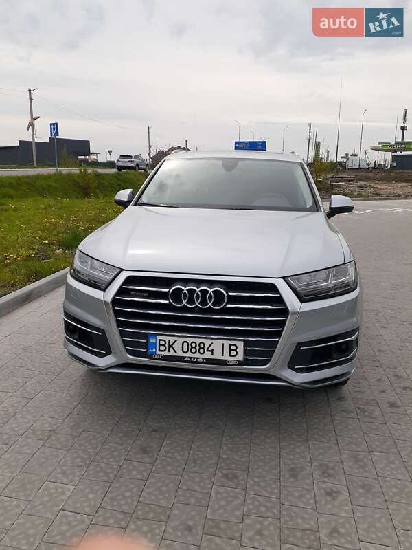 Позашляховик / Кросовер Audi Q7 2018 в Львові