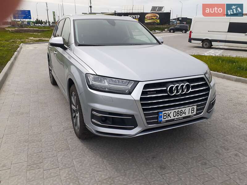 Позашляховик / Кросовер Audi Q7 2018 в Львові
