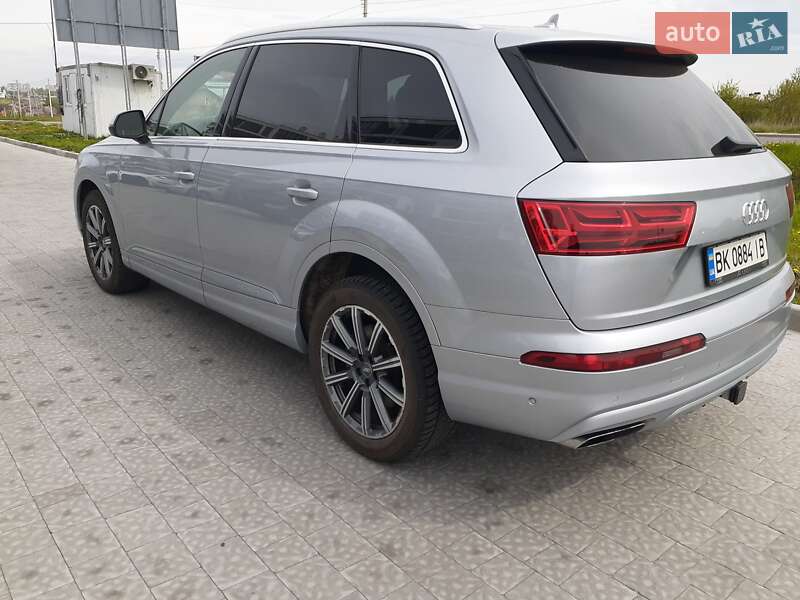 Позашляховик / Кросовер Audi Q7 2018 в Львові
