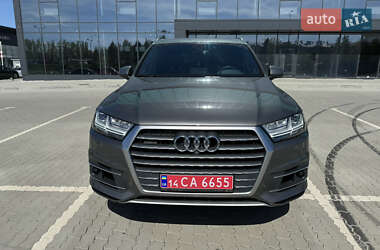 Позашляховик / Кросовер Audi Q7 2016 в 