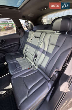 Позашляховик / Кросовер Audi Q7 2016 в 