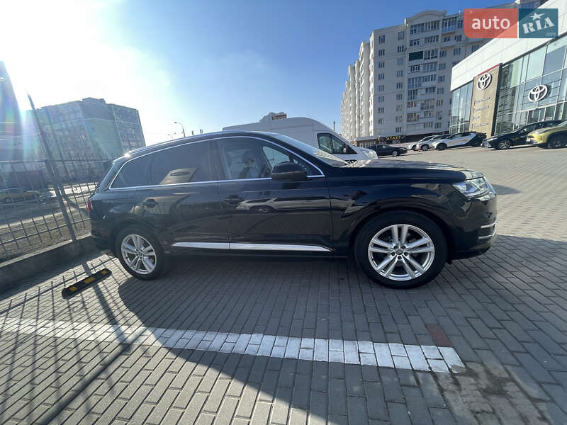 Позашляховик / Кросовер Audi Q7 2016 в Чернігові
