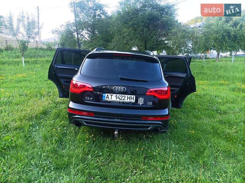 Внедорожник / Кроссовер Audi Q7 2012 в Косове