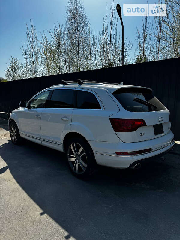 Внедорожник / Кроссовер Audi Q7 2013 в Киеве