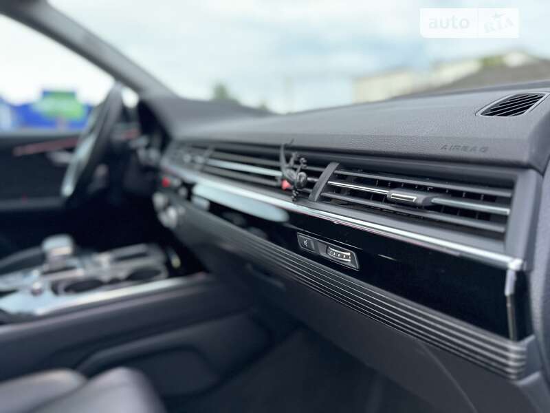 Внедорожник / Кроссовер Audi Q7 2018 в Тернополе