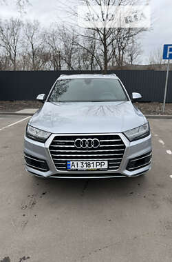 Позашляховик / Кросовер Audi Q7 2017 в Києві