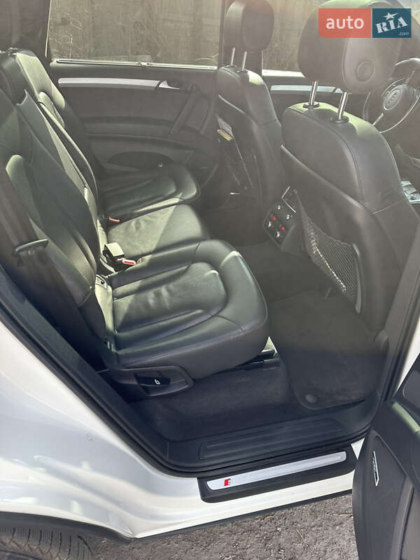 Внедорожник / Кроссовер Audi Q7 2014 в Днепре