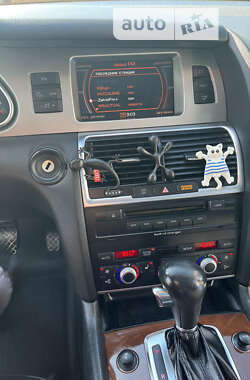 Позашляховик / Кросовер Audi Q7 2009 в Хусті
