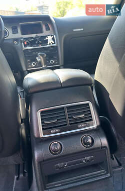 Внедорожник / Кроссовер Audi Q7 2009 в 
