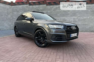 Внедорожник / Кроссовер Audi Q7 2016 в Ровно