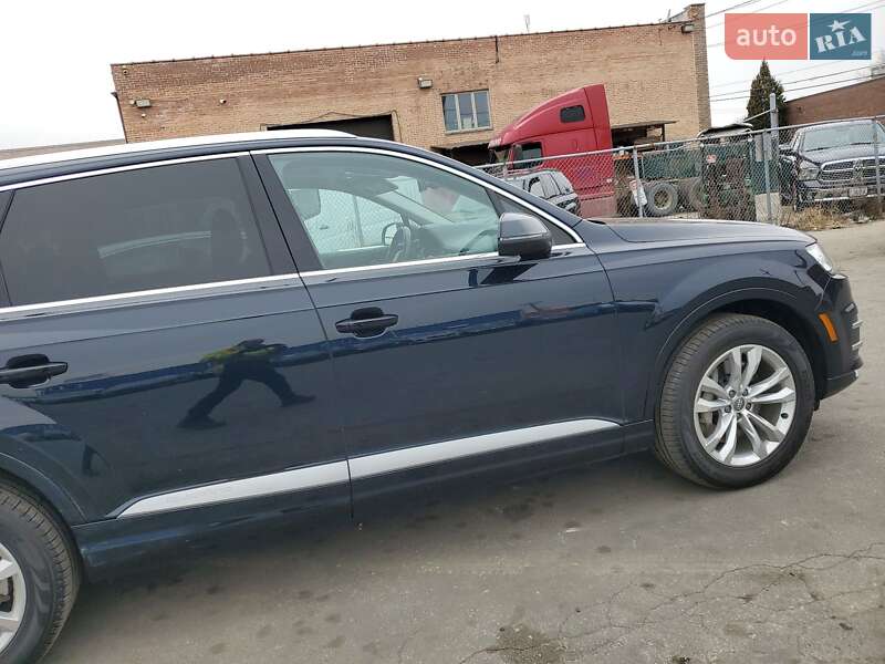 Позашляховик / Кросовер Audi Q7 2016 в Вінниці
