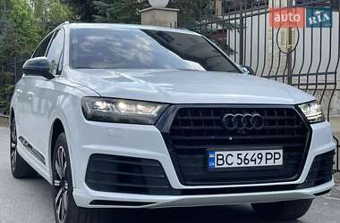 Внедорожник / Кроссовер Audi Q7 2017 в 