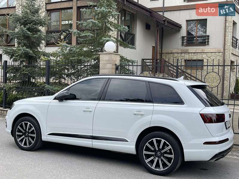 Позашляховик / Кросовер Audi Q7 2017 в Трускавці