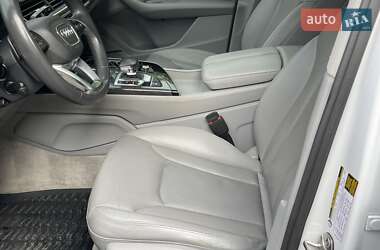 Внедорожник / Кроссовер Audi Q7 2017 в 