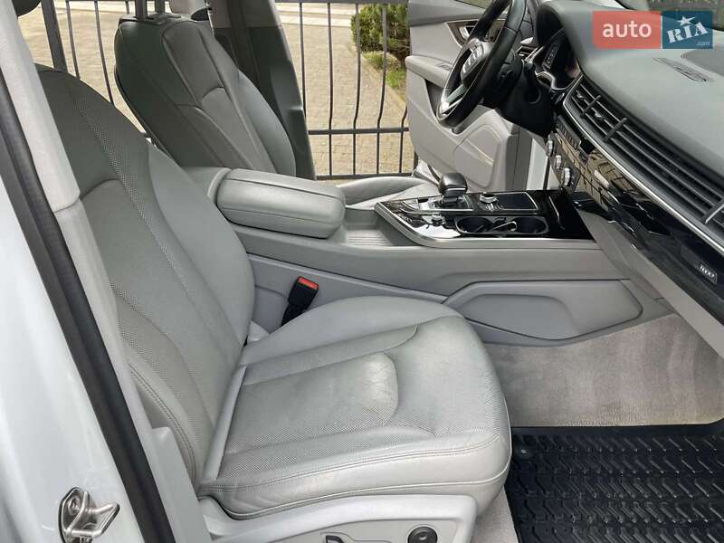 Позашляховик / Кросовер Audi Q7 2017 в Трускавці