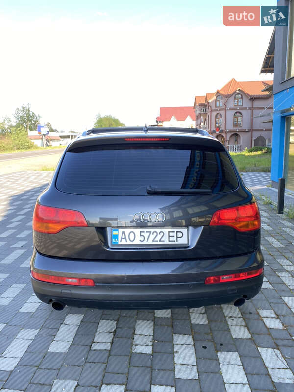 Внедорожник / Кроссовер Audi Q7 2007 в Тячеве