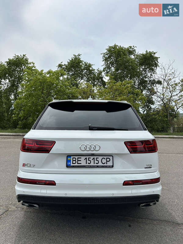 Позашляховик / Кросовер Audi Q7 2015 в Южноукраїнську