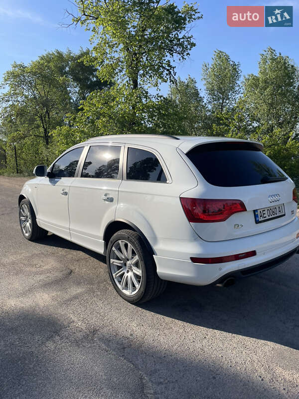 Внедорожник / Кроссовер Audi Q7 2014 в Каменском