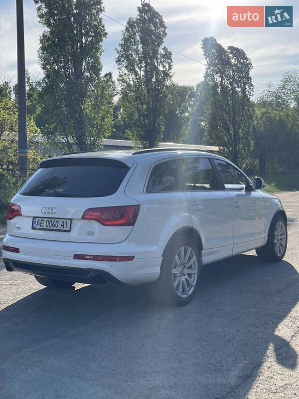 Внедорожник / Кроссовер Audi Q7 2014 в Каменском