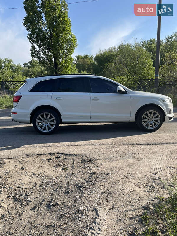 Внедорожник / Кроссовер Audi Q7 2014 в Каменском