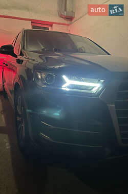 Внедорожник / Кроссовер Audi Q7 2017 в Полтаве