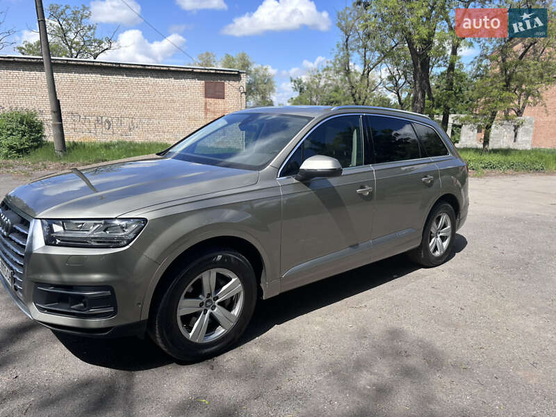 Позашляховик / Кросовер Audi Q7 2017 в Кривому Розі