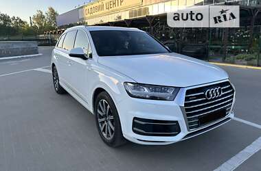 Внедорожник / Кроссовер Audi Q7 2017 в Сумах