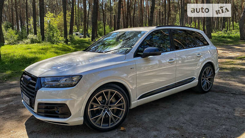 Позашляховик / Кросовер Audi Q7 2017 в Житомирі