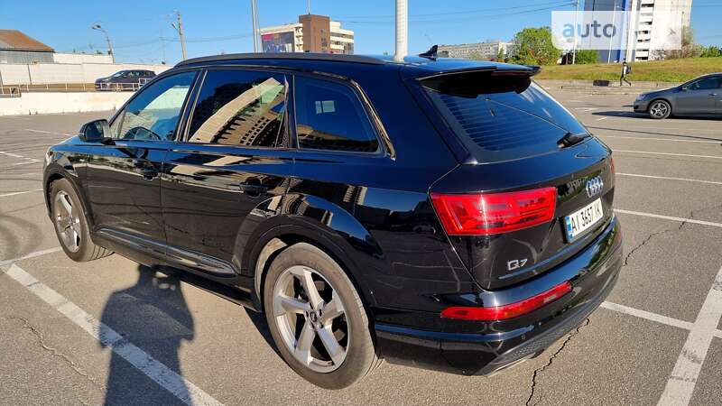 Позашляховик / Кросовер Audi Q7 2016 в Києві