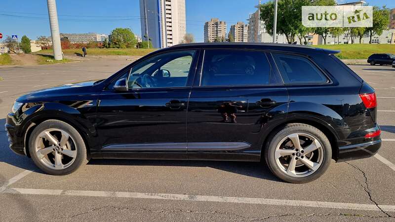 Позашляховик / Кросовер Audi Q7 2016 в Києві