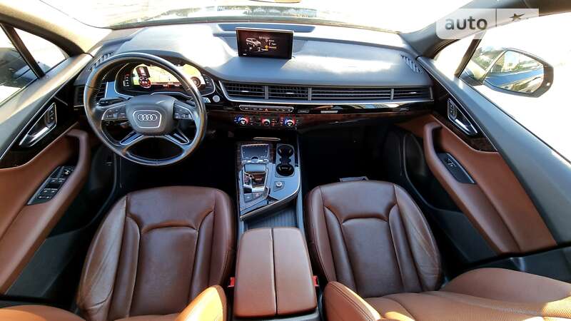 Позашляховик / Кросовер Audi Q7 2016 в Києві