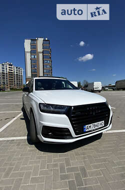 Внедорожник / Кроссовер Audi Q7 2017 в Житомире