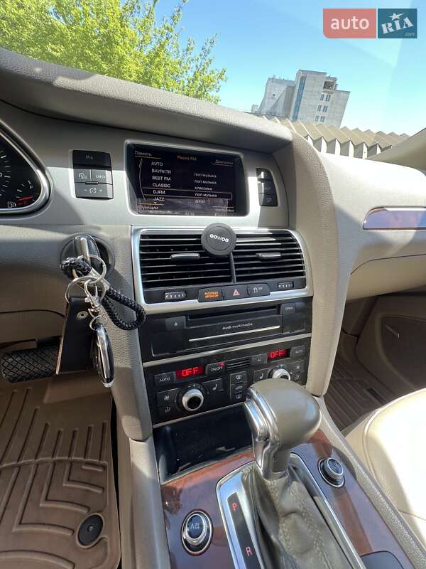 Внедорожник / Кроссовер Audi Q7 2011 в Киеве