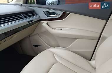 Внедорожник / Кроссовер Audi Q7 2018 в 