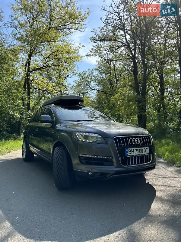 Внедорожник / Кроссовер Audi Q7 2015 в 