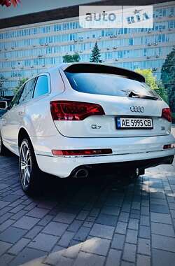 Внедорожник / Кроссовер Audi Q7 2015 в Днепре