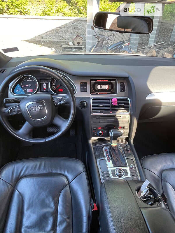 Внедорожник / Кроссовер Audi Q7 2011 в Тячеве