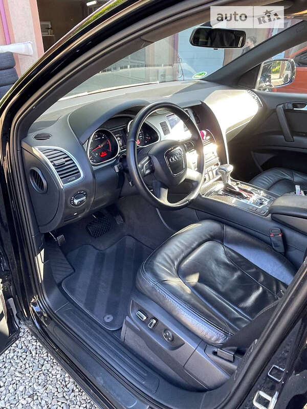 Внедорожник / Кроссовер Audi Q7 2011 в Тячеве