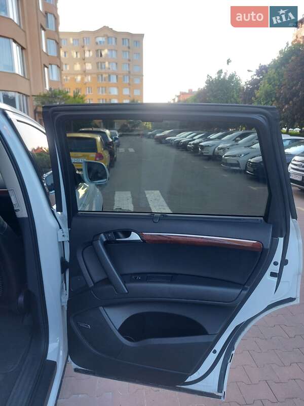 Позашляховик / Кросовер Audi Q7 2014 в Києві