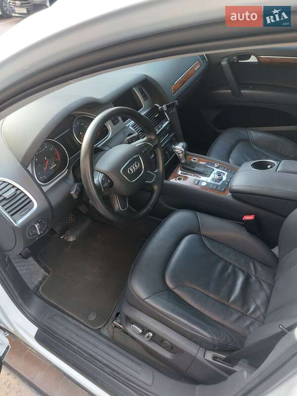 Позашляховик / Кросовер Audi Q7 2014 в Києві