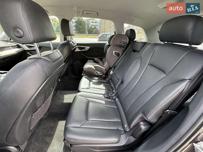 Внедорожник / Кроссовер Audi Q7 2015 в Киеве