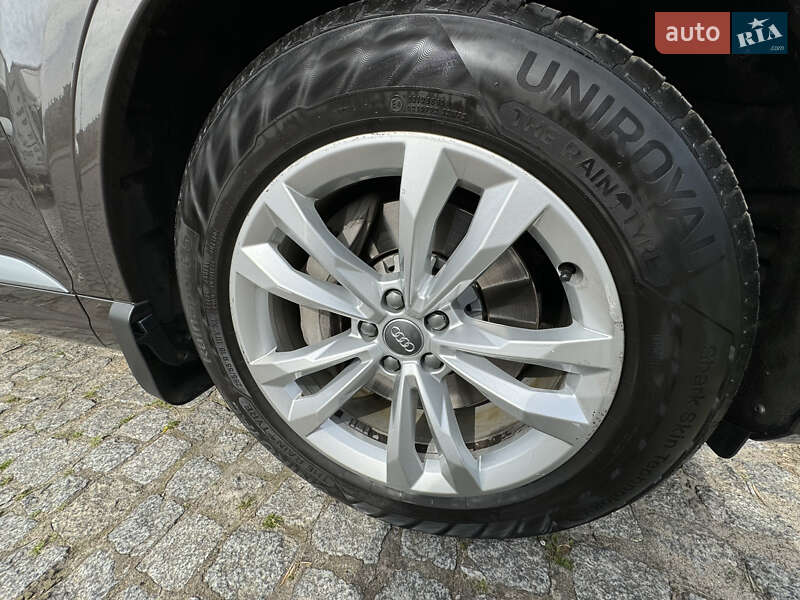 Внедорожник / Кроссовер Audi Q7 2015 в Киеве